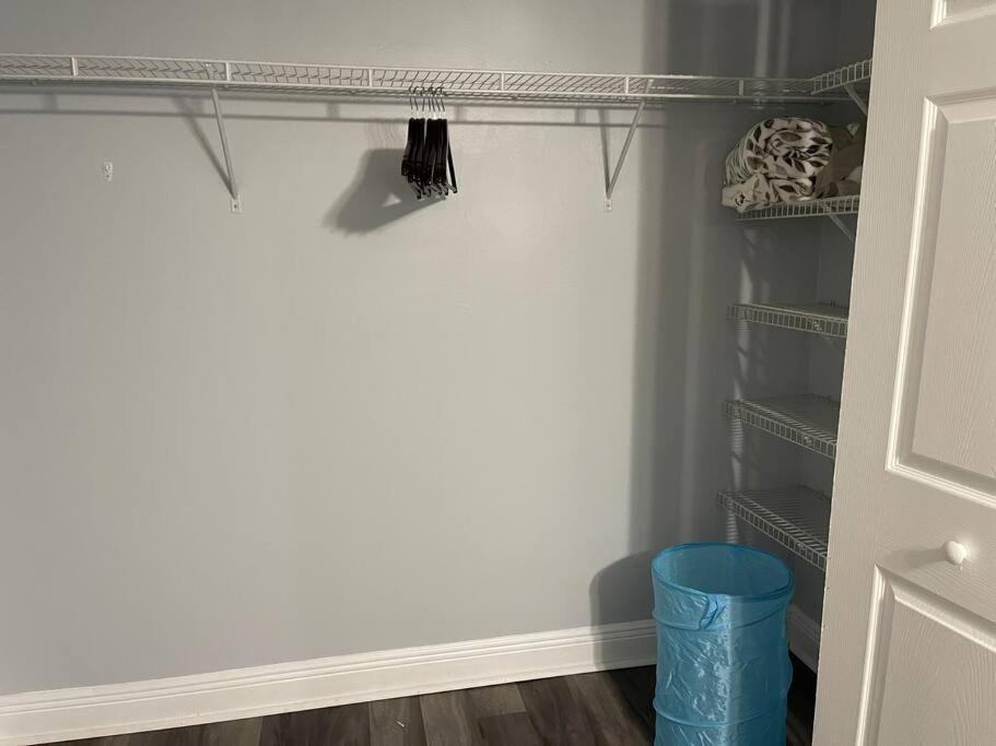 Cheerful 3-Bedrooms With Free Parking On Premises Tallahassee Bagian luar foto