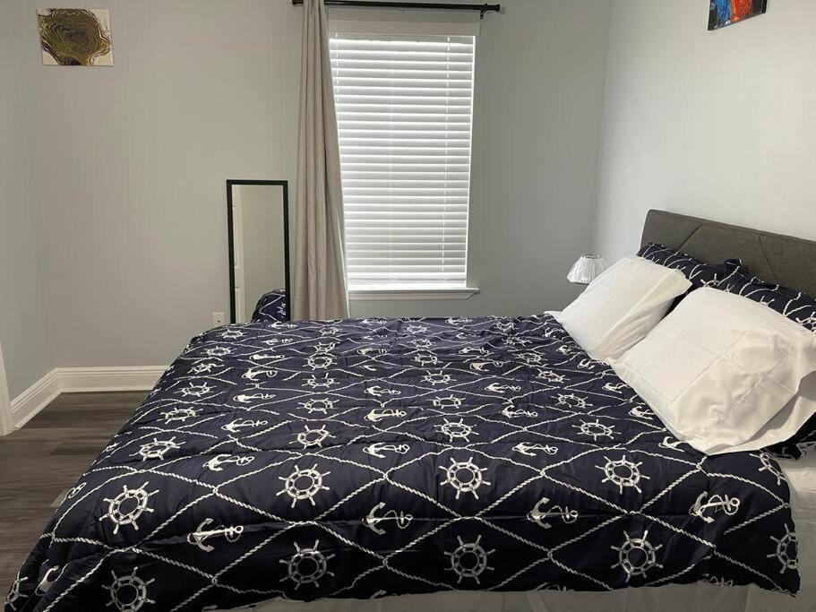 Cheerful 3-Bedrooms With Free Parking On Premises Tallahassee Bagian luar foto