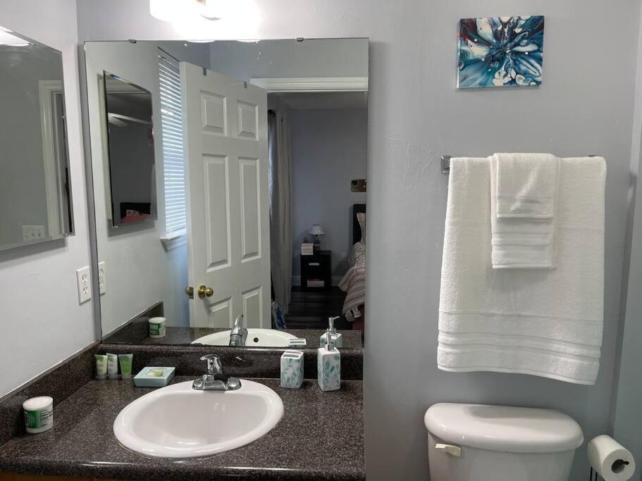 Cheerful 3-Bedrooms With Free Parking On Premises Tallahassee Bagian luar foto