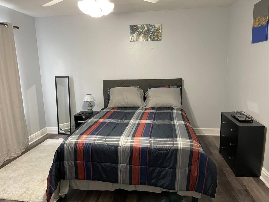 Cheerful 3-Bedrooms With Free Parking On Premises Tallahassee Bagian luar foto